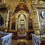 Перед главной святыней Успенского кафедрального собора состоялся воскресный молебен с акафистом